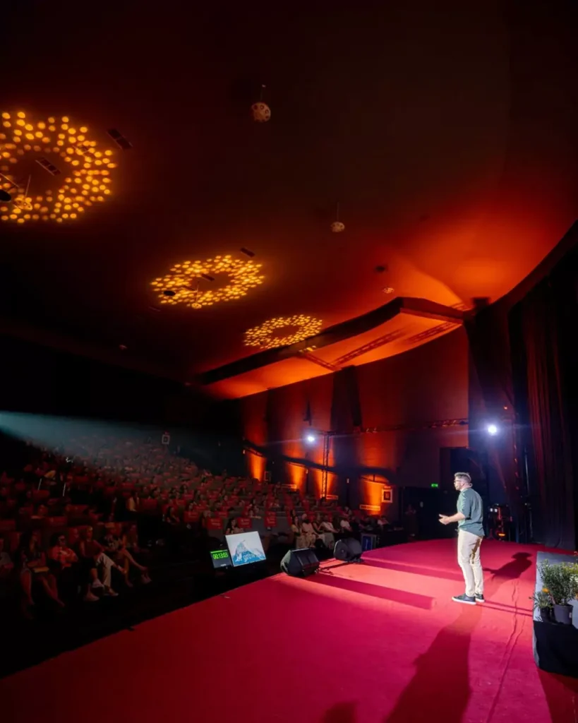 the inner maping inside bucuresti conferinte 68bf24739438c